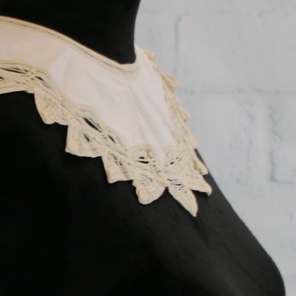 Vintage Angel Wings Ivory Cutwork Lace Collar - Picture 6 of 7
